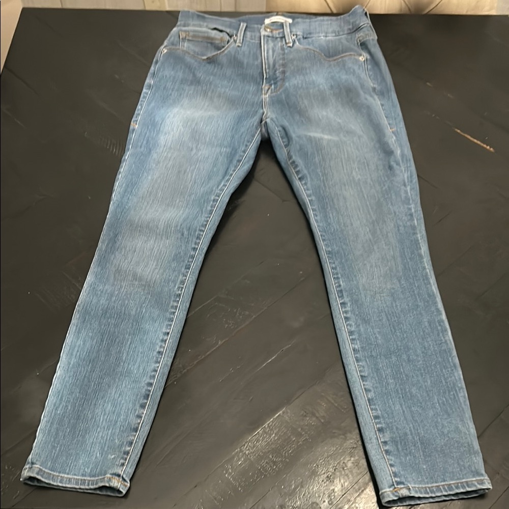 Good American Light Blue Denim Jeans